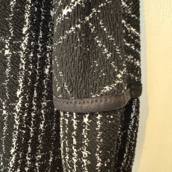 Max Studio Black & White Sweater sz XL - Picture 4 of 7